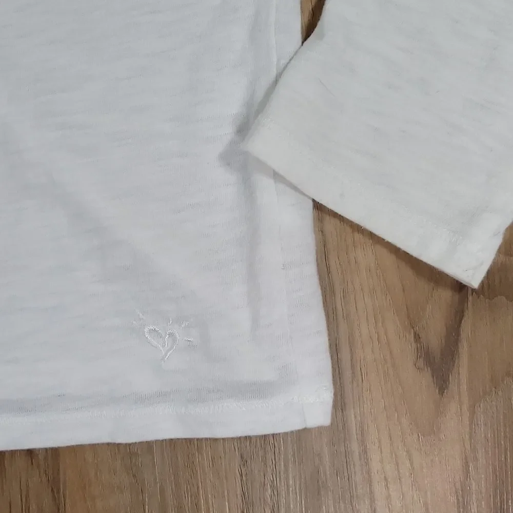 🧚‍♂️Justice White Vneck Long Sleeved Top Size 14